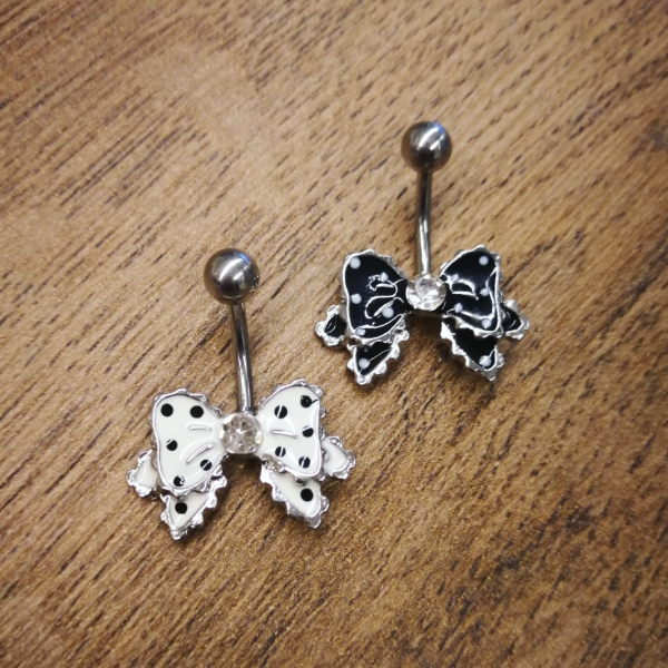 Piercing do pupku Mašlička s bielym kamienkom - Image 2